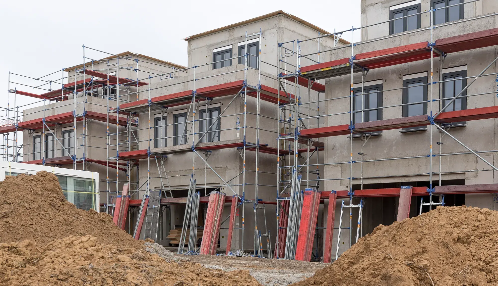 baustelle-baugeruest-rohbau-content